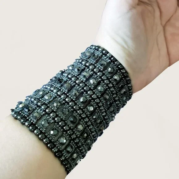 Crystal Beaded Bracelet NWOT - Picture 2 of 5